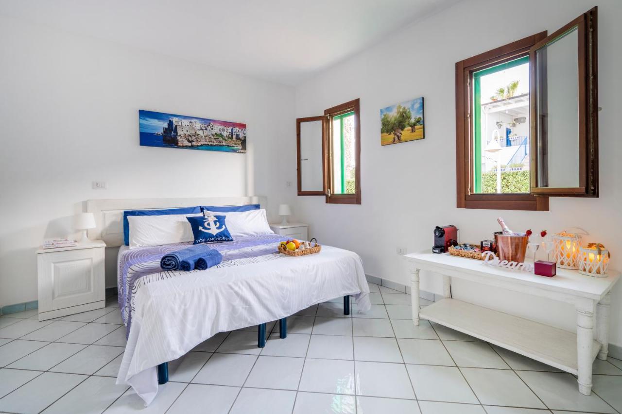 Le Tre Sirene Bed & Breakfast ปอร์โตเชซาเรโอ ภายนอก รูปภาพ
